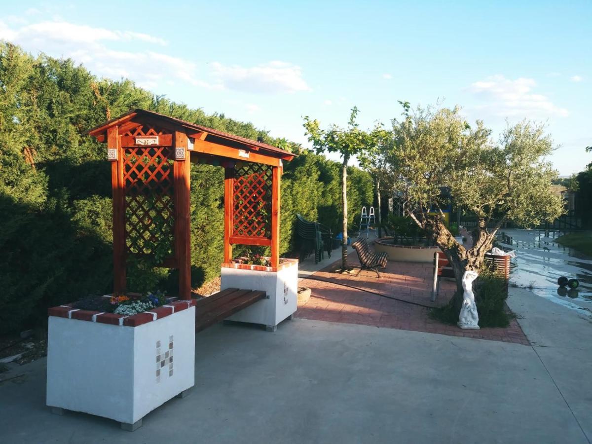 Vila Refugio Con Casitas Infantiles Zamora Exteriér fotografie