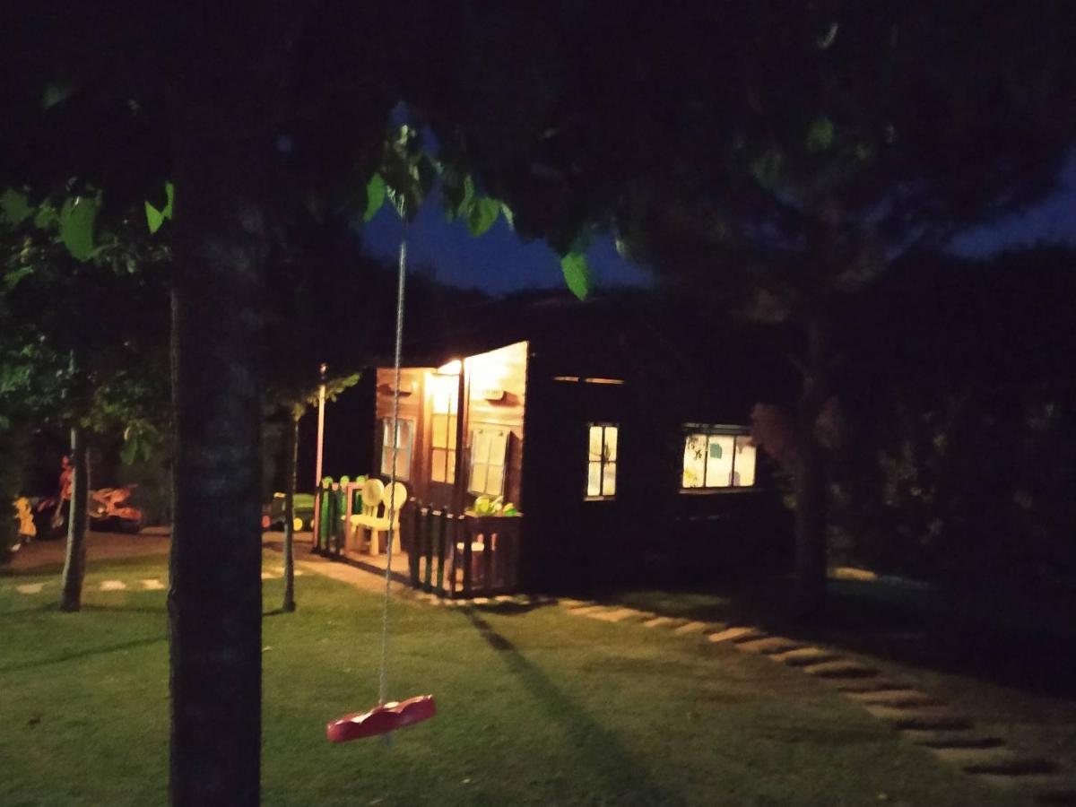 Vila Refugio Con Casitas Infantiles Zamora Exteriér fotografie